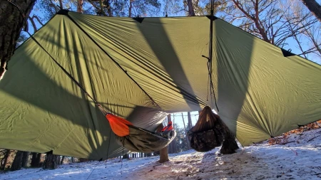 EASY tarp 4x4 roomy.jpg
