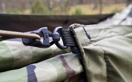 THERMO-blanket hook&amp; buckle detail.jpg